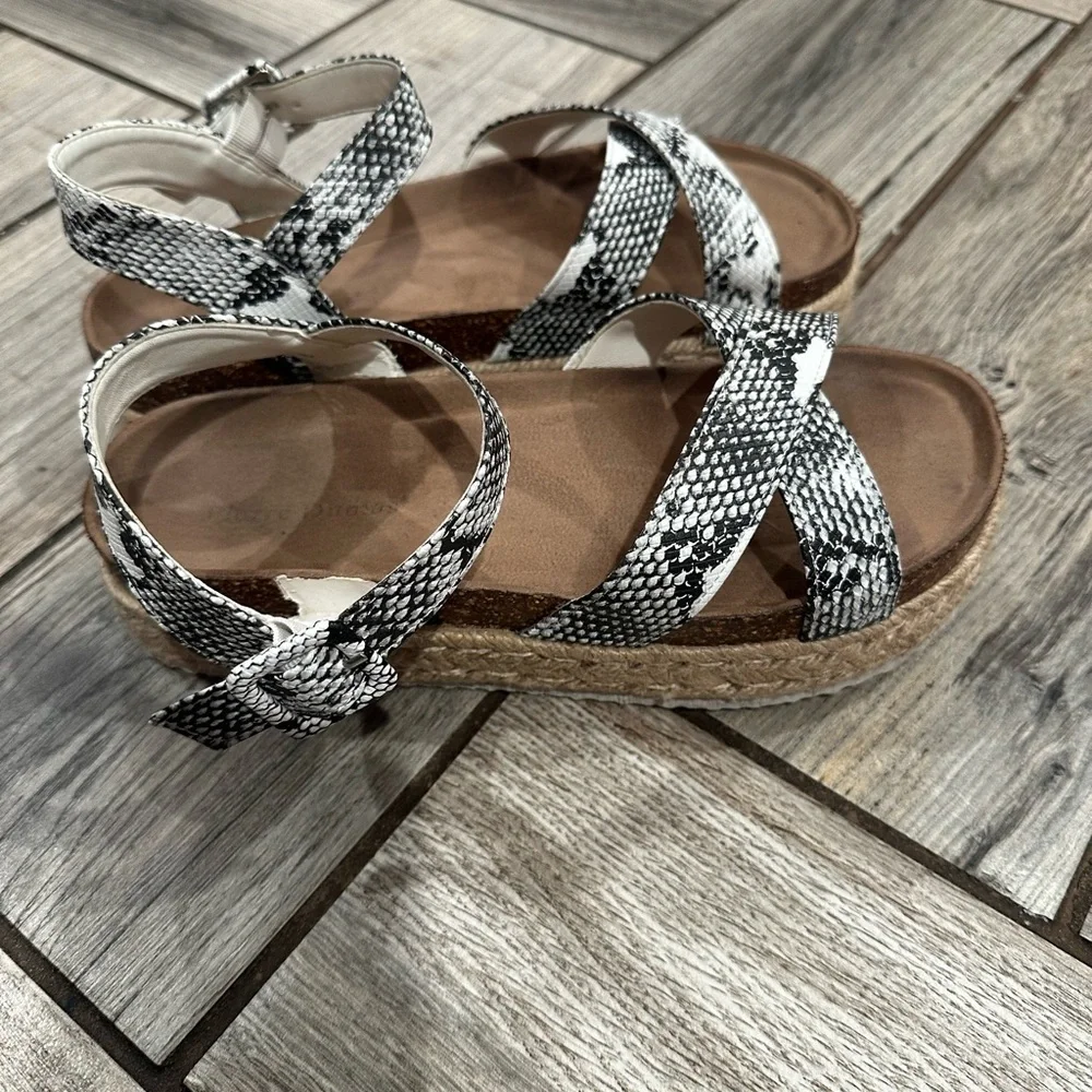 Pierre Dumas Black and White Platform Sandals
